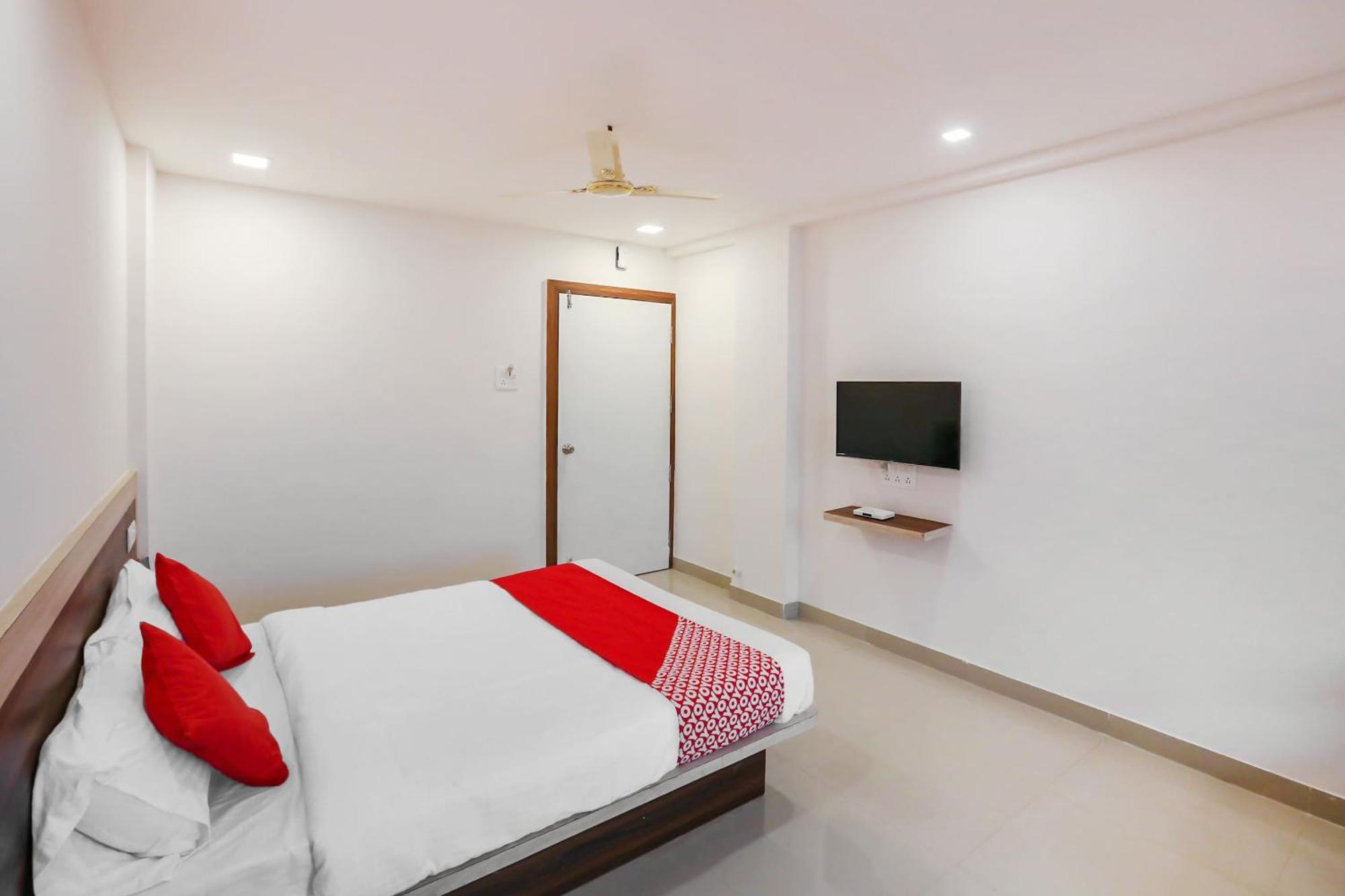 Hotel O Pingara Executive Phursungi エクステリア 写真