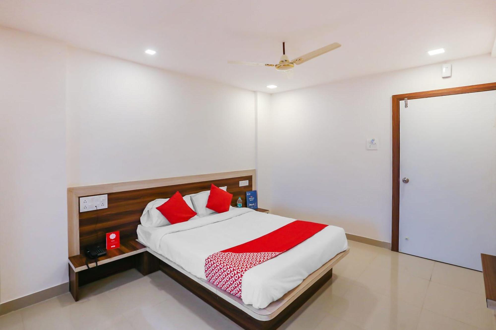 Hotel O Pingara Executive Phursungi エクステリア 写真